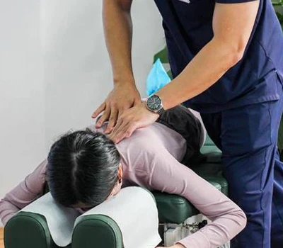 Chiropractic: Yuav ua li cas xianku3d lub cev scanner yog hloov kev tshuaj ntsuam xyuas mob qaum ...